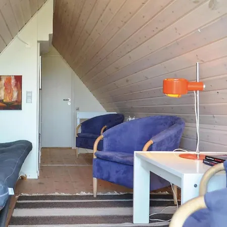 Three-bedroom Holiday In Hvide Sande