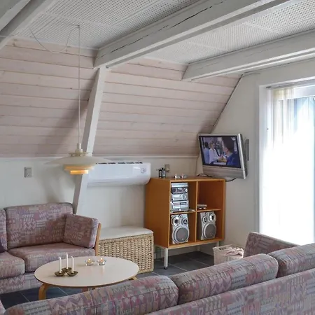 Vakantiehuis Three-bedroom Holiday In Hvide Sande Bjerregård
