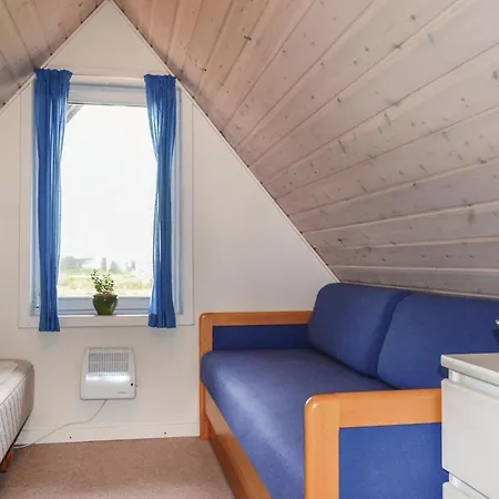 Three-bedroom Holiday In Hvide Sande